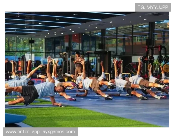 申花教练组强调体能与技能并重，训练强度升级