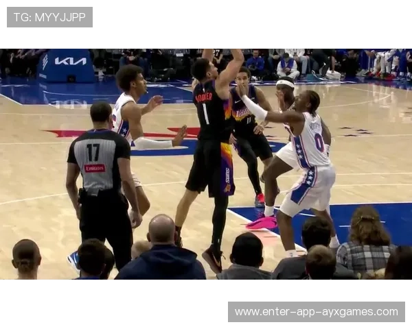 深圳防守层层压迫,布克急停跳投打成关键回合：商业视角下的篮球瞬间与品牌机遇